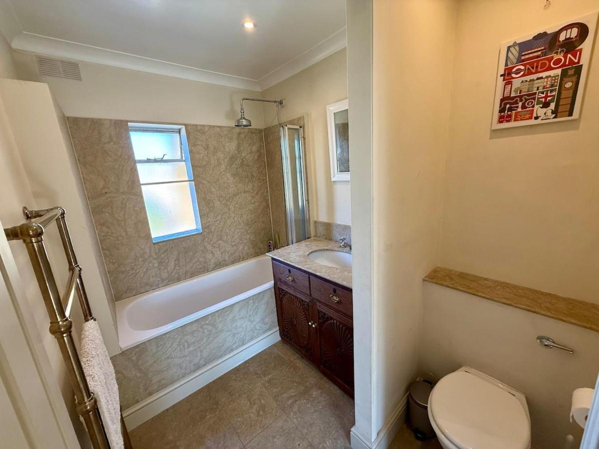Spacious 3 Bed Kings Road Sw6 Appartamento